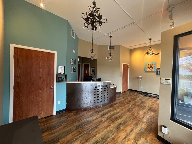 More Photos Of 2057-2059 S Randolph Ave, Saint Paul Storefront Retail Residential For Lease