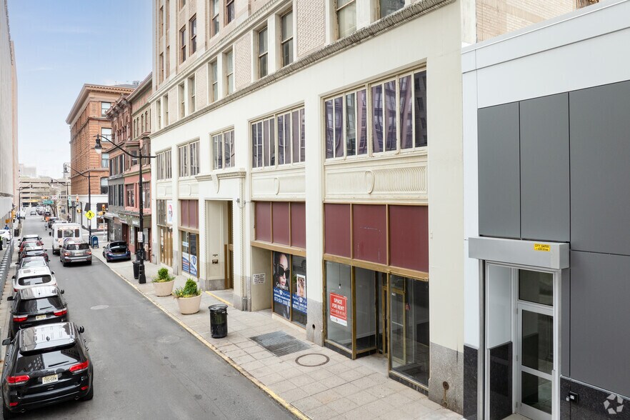 More Photos Of 17 Academy St, Newark Office For Lease