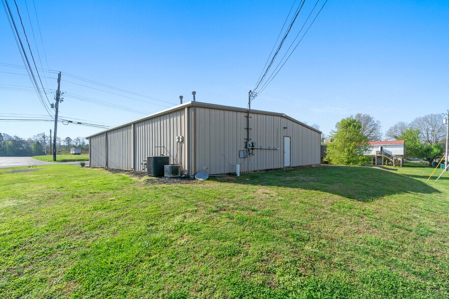 More Photos Of 3565 Main St, Jasper Office For Sale