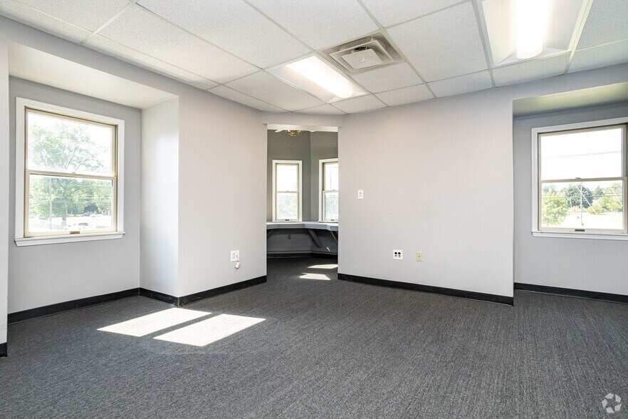 More Photos Of 338 Harris Hill Rd, Buffalo Office For Lease