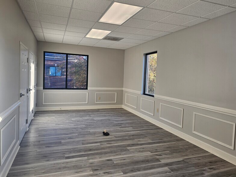 More Photos Of 2013 Lawrenceville Suwanee Rd, Lawrenceville Office For Lease