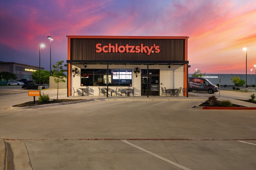 More Photos Of 627 SW 19th St, Moore Fast Food For Sale