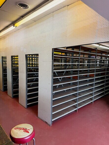 More Photos Of 1315 W State St, Bristol Office For Lease