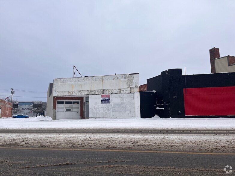 Primary Photo Of 1593 Main St, Buffalo Light Distribution For Sale