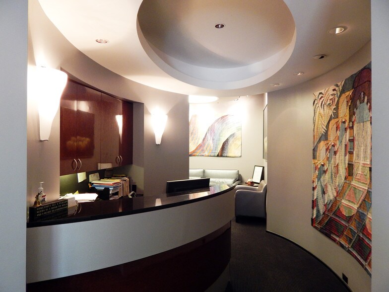 More Photos Of 2326-2330 NW Everett St, Portland Office For Lease