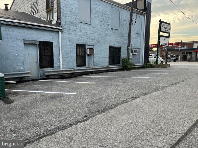 More Photos Of 1880 W Market St, York Storefront Retail Office For Sale