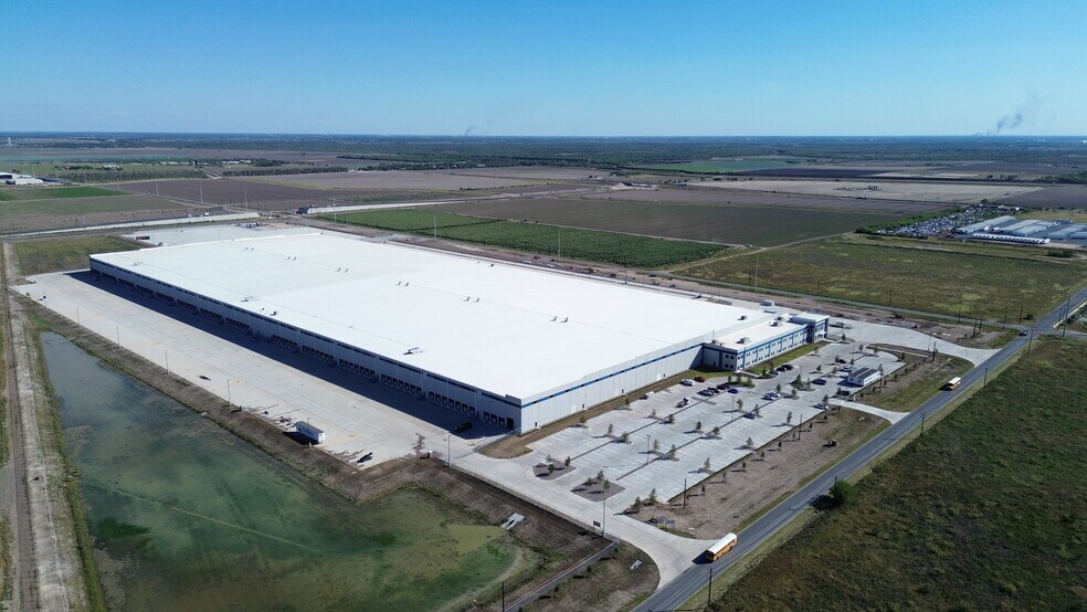 More Photos Of 9701 S Veterans Rd, Pharr Distribution For Lease