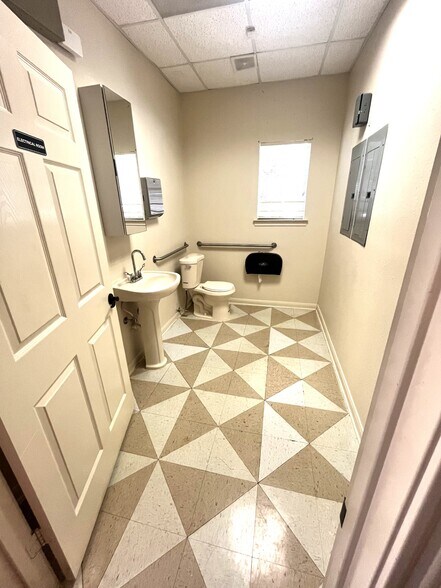 More Photos Of 22028 Highland Knolls Dr, Katy Medical For Sale