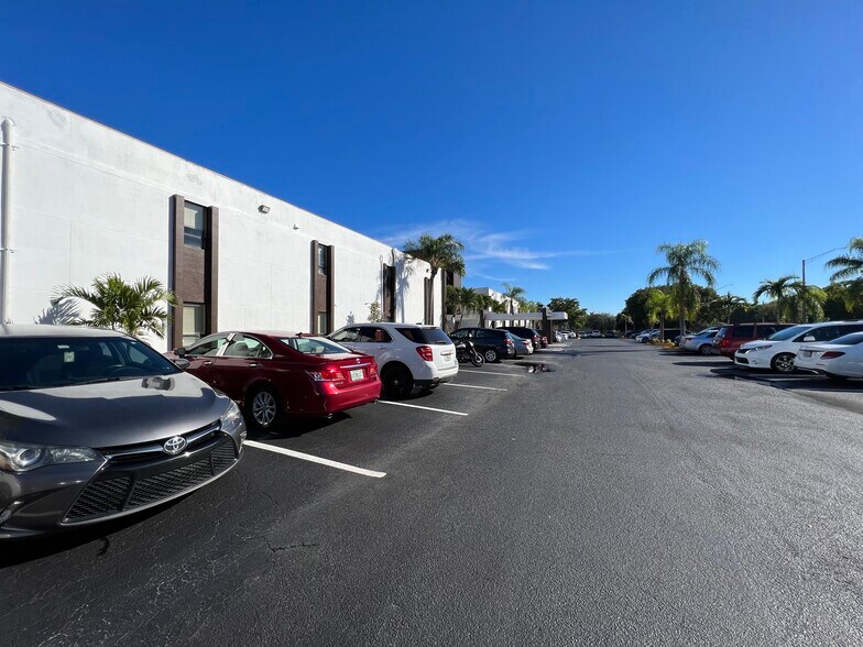 More Photos Of 8333 W McNab Rd, Tamarac Medical For Lease