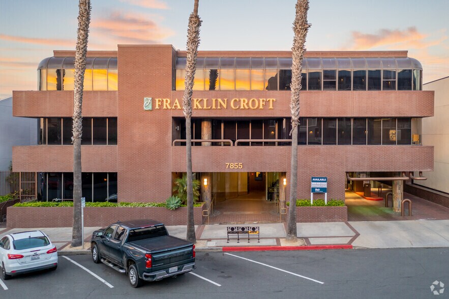 More Photos Of 7855 Fay Ave, La Jolla Medical For Lease