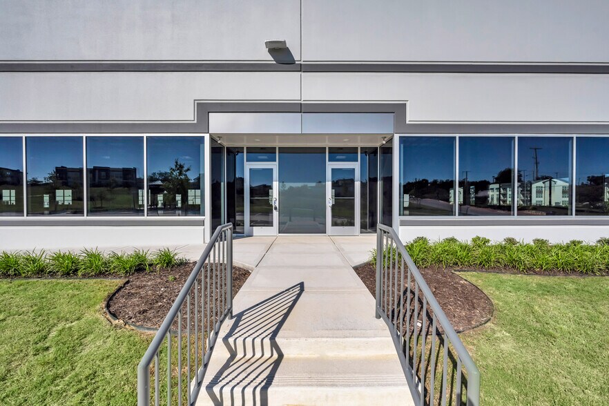 More Photos Of 5305 N Mays St, Georgetown Unknown For Lease