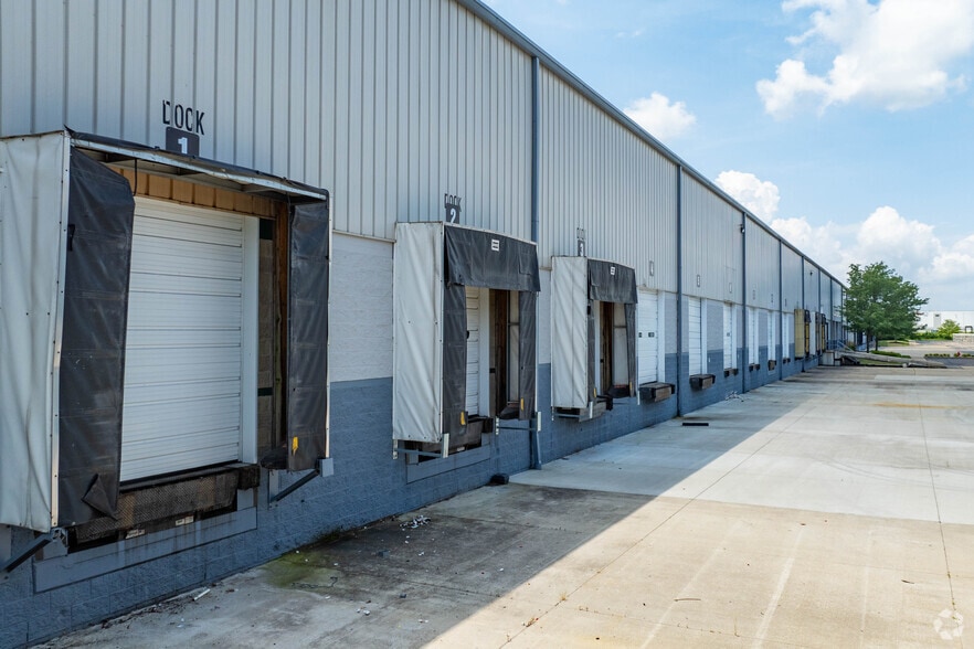 More Photos Of 375 Northpointe Dr, Fairfield Warehouse For Lease