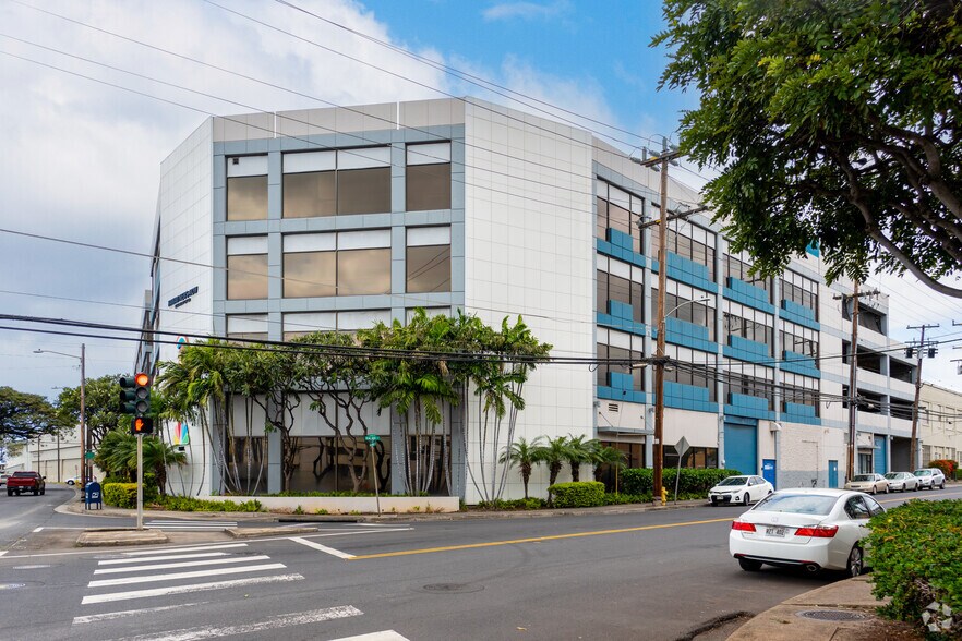 More Photos Of 420 Waiakamilo Rd, Honolulu Office For Lease