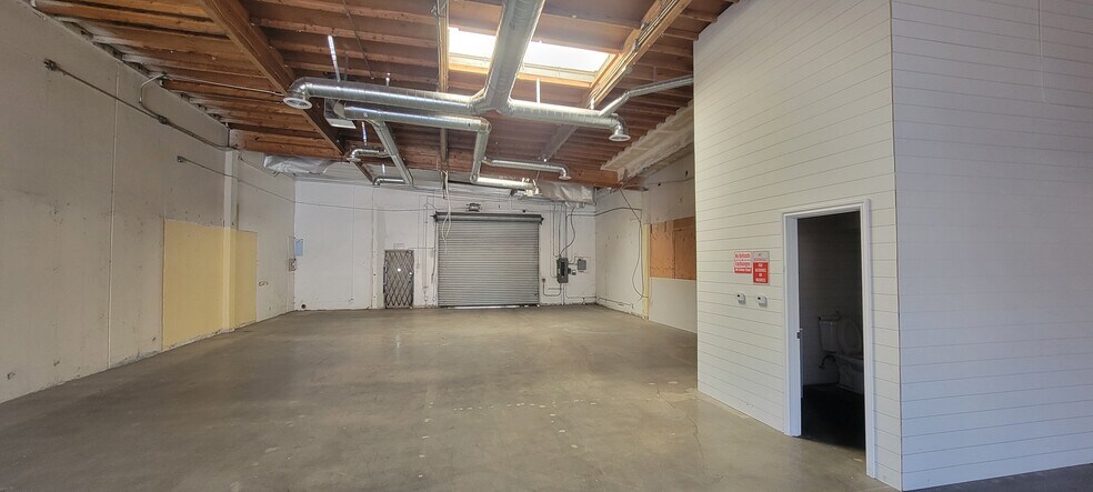 More Photos Of 13902 Harbor Blvd, Garden Grove Warehouse For Sale