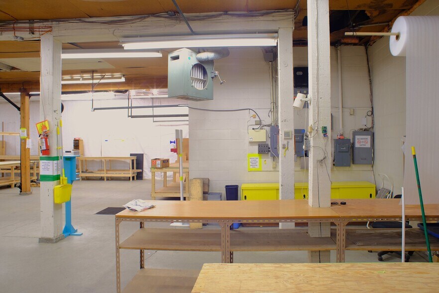 More Photos Of 1670 Pandora St, Vancouver Warehouse For Sale