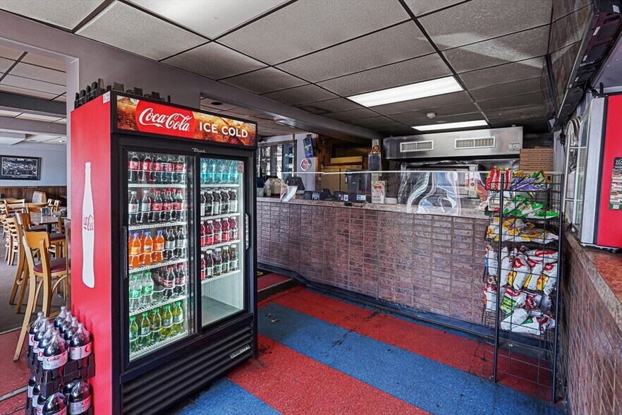 More Photos Of 308 Main St, Oxford Apartments For Sale