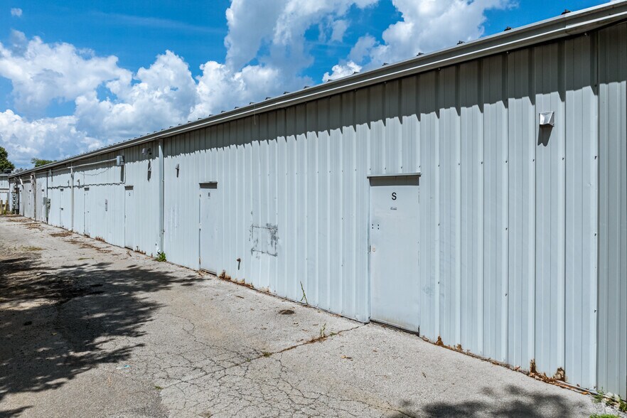 More Photos Of 17601 E 40 Hwy, Independence Unknown For Lease