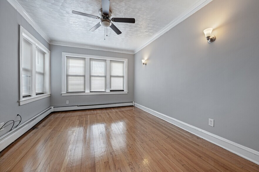 More Photos Of 447 E 82nd St, Chicago Apartments For Sale