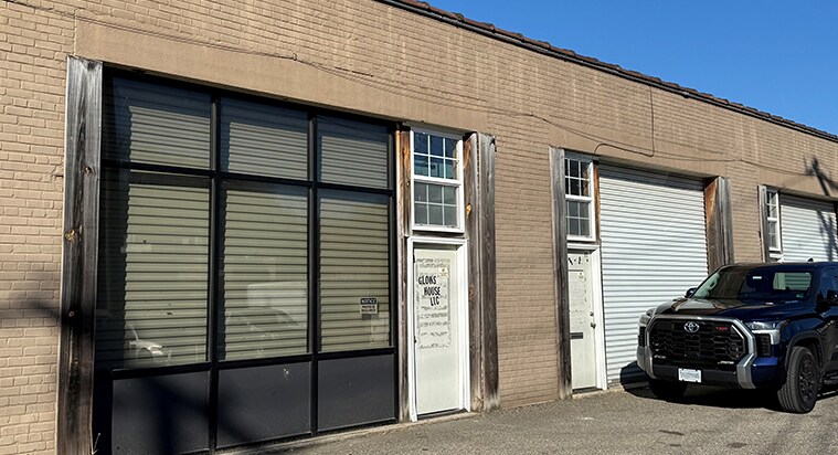 Primary Photo Of 711 Hospital St, Richmond Warehouse For Lease