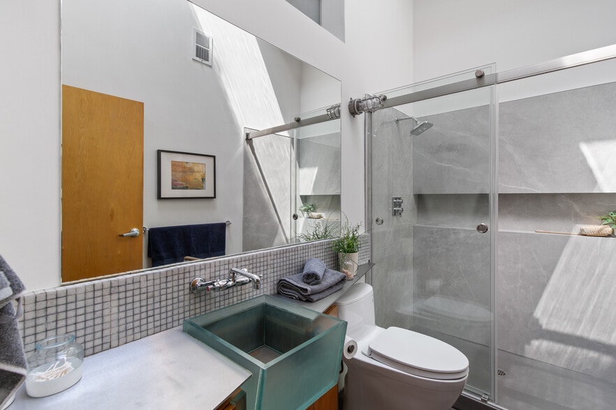 More Photos Of 755-757 Folger Ave, Berkeley Office For Sale