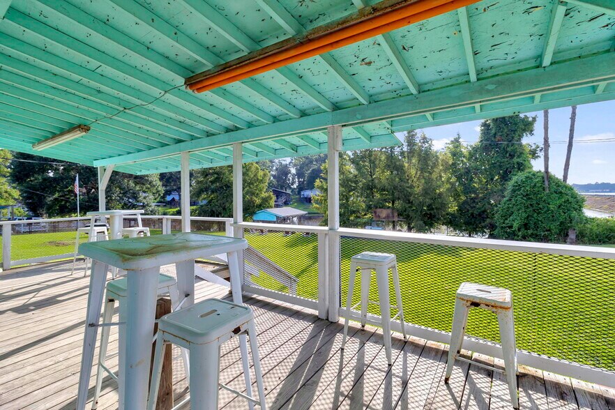 More Photos Of 13050 U.S. 190 hwy, Onalaska Freestanding For Sale