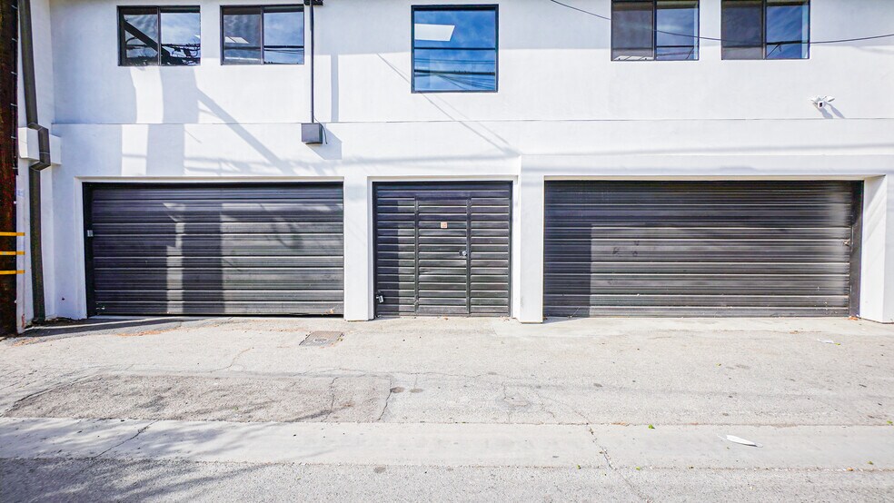 More Photos Of 1020 Pico Blvd, Santa Monica Storefront Retail Office For Lease