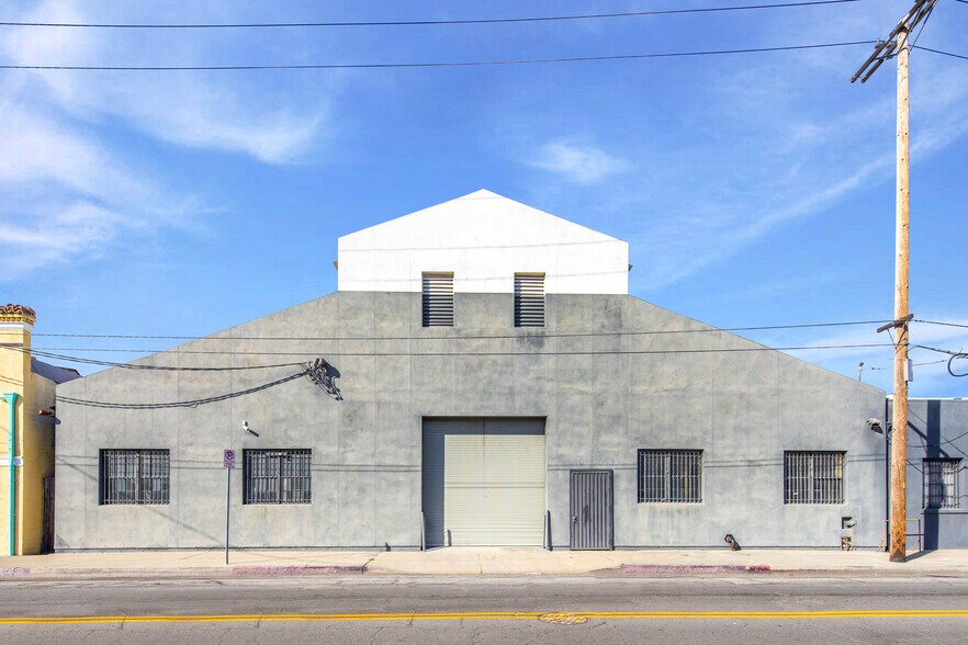 More Photos Of 2049-2053 E 38th St, Vernon Industrial For Sale