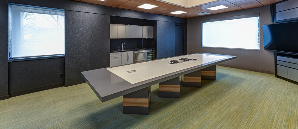 More Photos Of 8400 New Horizons Blvd, Amityville Office For Sale