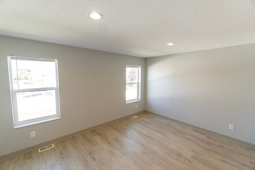 More Photos Of 1501 N Bell St, Spokane Valley Multifamily For Sale