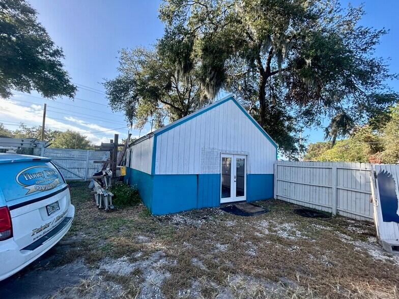 More Photos Of 1534 S 8th St, Fernandina Beach Light Manufacturing For Lease