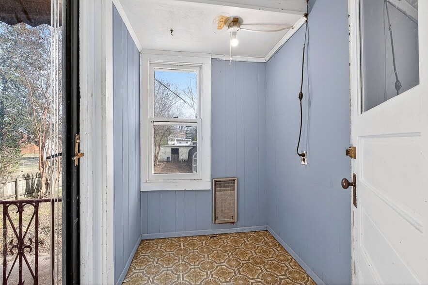 More Photos Of 408 NE Atlantic St, Tullahoma Flex For Sale