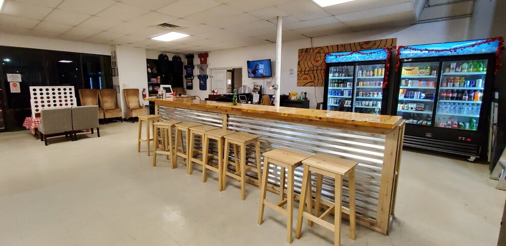 More Photos Of 6734 Larkwood Dr, Houston Freestanding For Lease