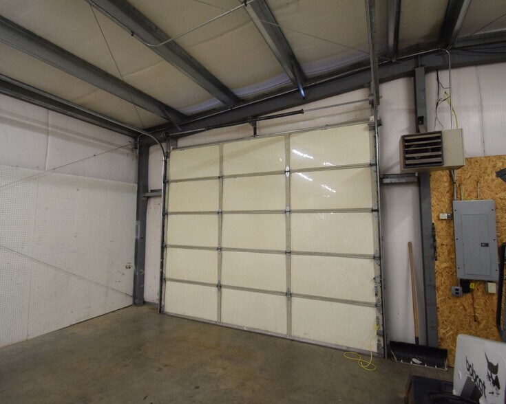 More Photos Of 635 SE Business Way, Bend Showroom For Sale