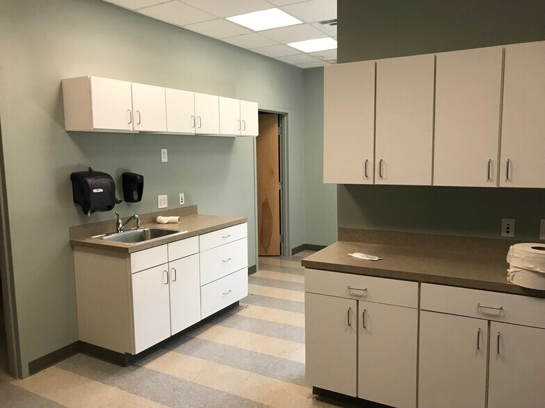 More Photos Of 594 Great Rd, North Smithfield Medical For Lease