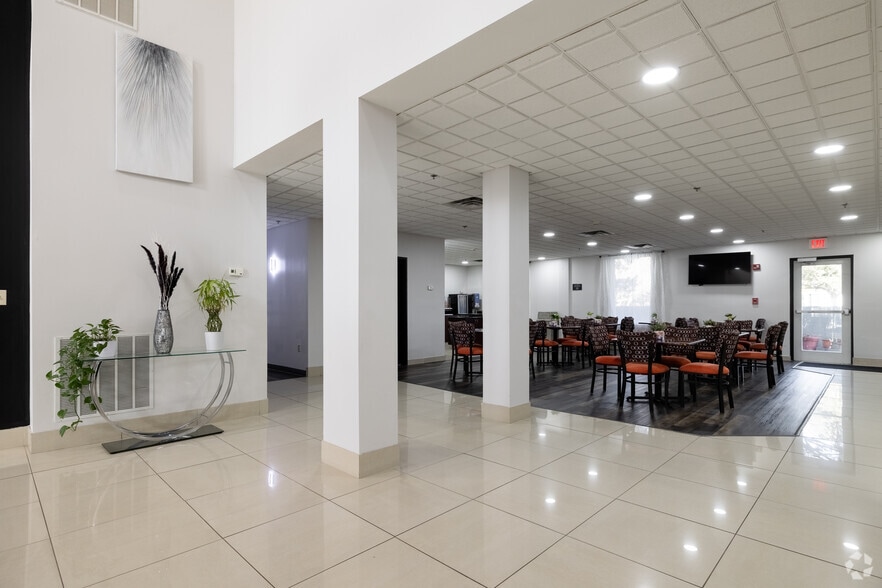 More Photos Of 480 Al Henderson Blvd, Savannah Hotel For Sale