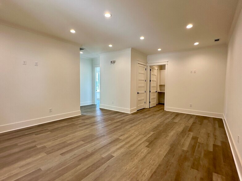 More Photos Of 1024 Twelve Oaks Dr, Watkinsville Office For Lease
