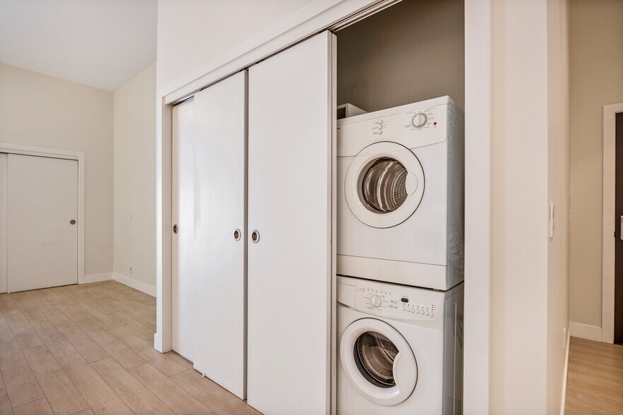 More Photos Of 1130 3 St SE, Calgary Flex For Sale