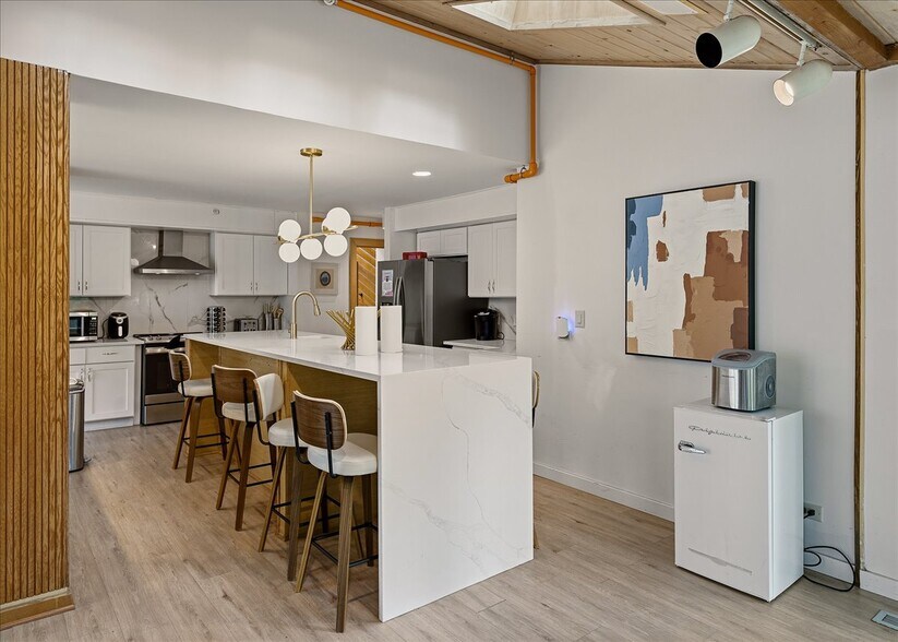 More Photos Of 112 Tawny Fox trl, East Stroudsburg Hospitality For Sale