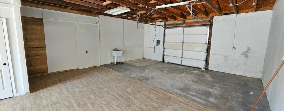 More Photos Of 5700 Taylor Rd, Naples Warehouse For Lease