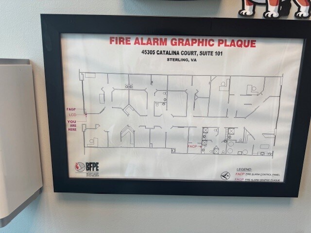 More Photos Of 45305 Catalina Ct, Sterling Showroom For Sale