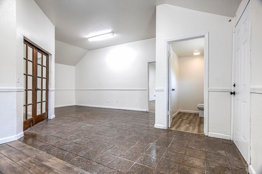 More Photos Of 6937 Perris Hill Park Rd, San Bernardino Industrial For Sale