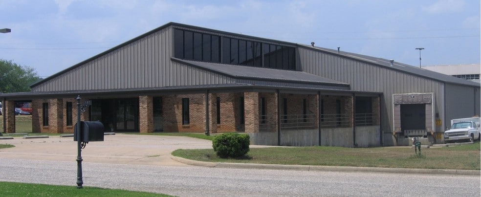 Primary Photo Of 140 Business Center Dr, Birmingham Industrial For Lease