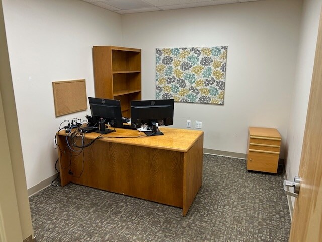 More Photos Of 818 Macdade Blvd, Folsom Freestanding For Lease