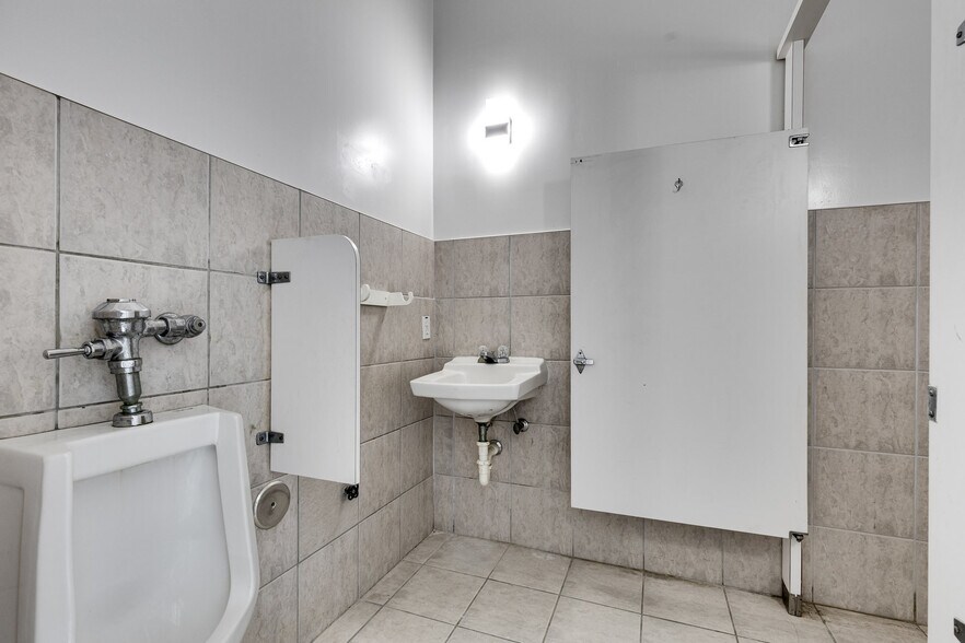 More Photos Of 2698 N University Dr, Fort Lauderdale Freestanding For Lease