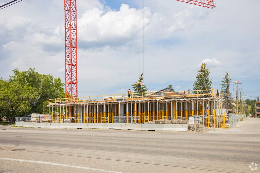 More Photos Of 3416 3 Av NW, Calgary Apartments For Lease