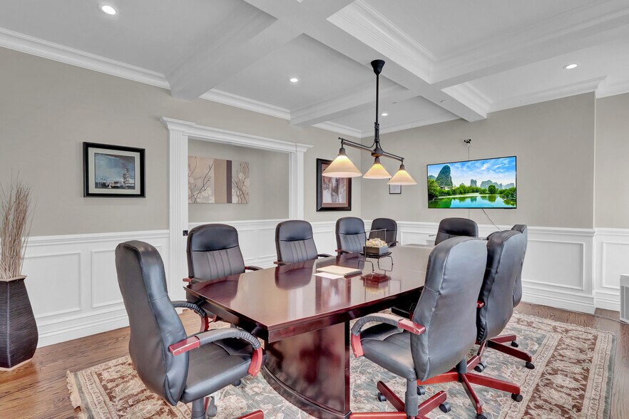 More Photos Of 907 Main St, Port Jefferson Office For Lease