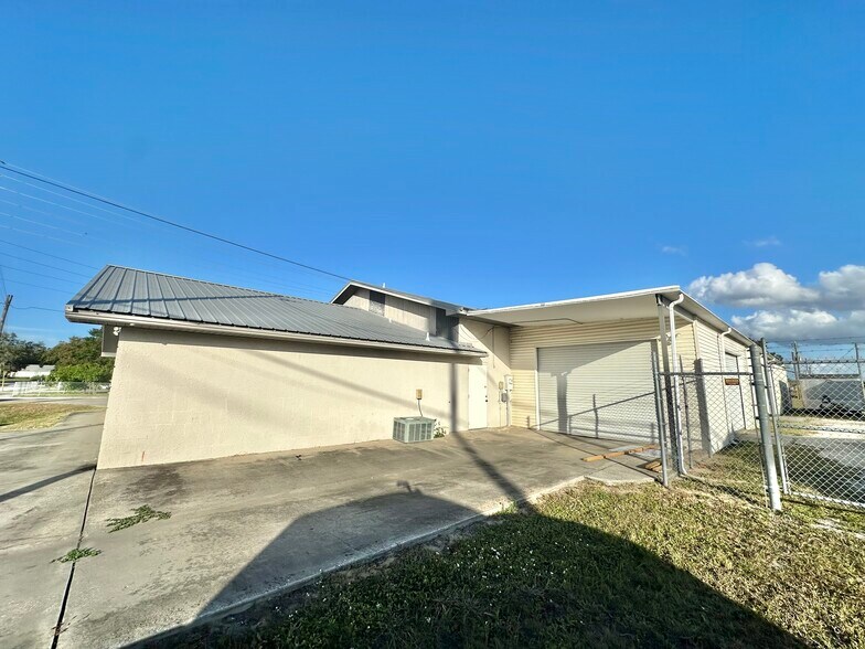 More Photos Of 739 Glenwood Ave, Sebring Manufacturing For Sale