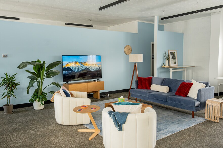 More Photos Of 2174 S Main St, Salt Lake City Manufacturing For Lease