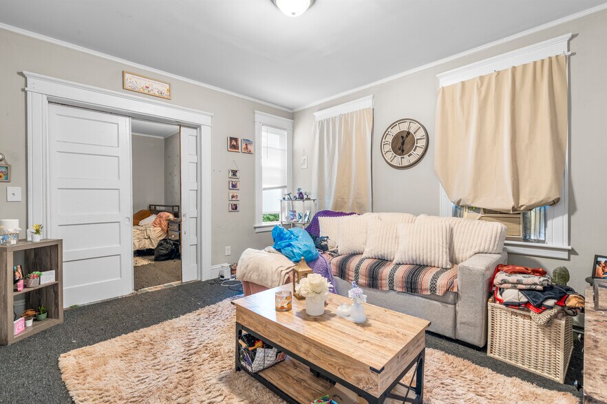 More Photos Of 445-451 Columbus Blvd, New Britain Apartments For Sale