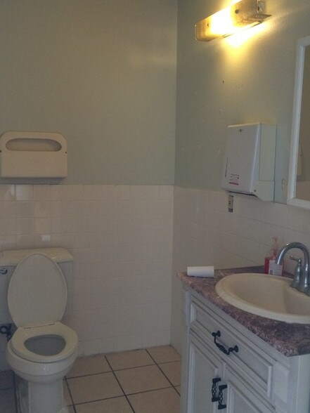 More Photos Of 129 E Valley Blvd, Alhambra General Retail For Lease